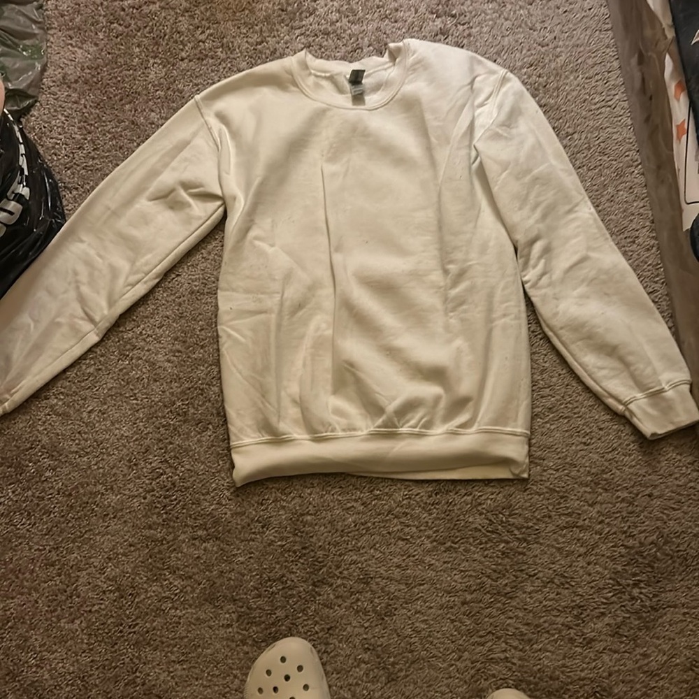 Gildan White Crewneck Sweater Ribbed Collar
